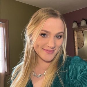 Meet your Posher, Kaitlynn